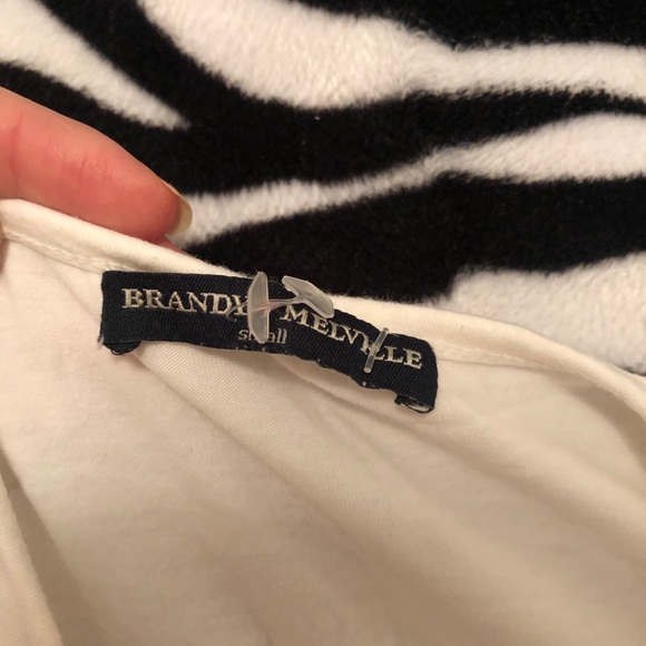 3/30 🌻 Brandy Melville Good Good Vibes halter top - Picture 3 of 3